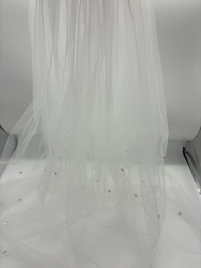 Fingertip Square Diamante Veil