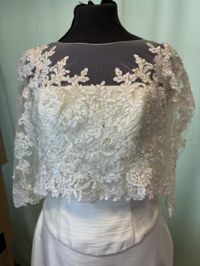 Long sleeved Lace Bridal jacket