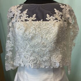 Long sleeved Lace Bridal jacket