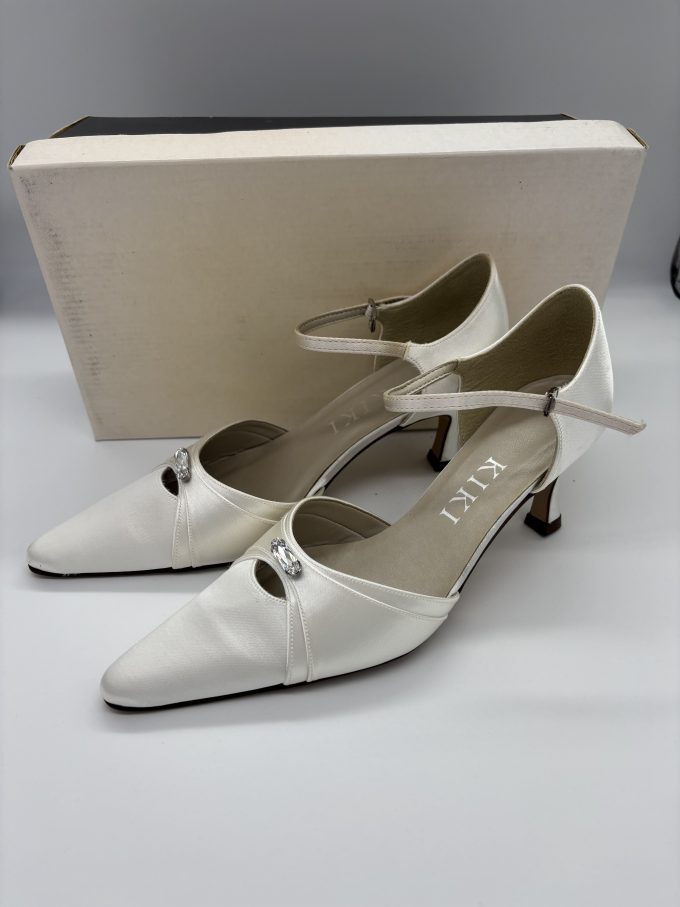 Moonstone Bridal Shoe - size 5.5