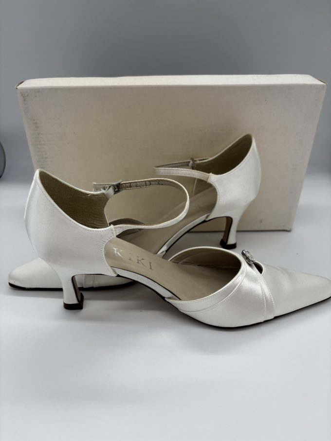 Moonstone Bridal Shoe - size 5.5