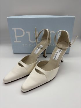 Ivory satin heels - Size 5