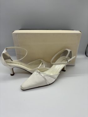 Off white satin heels - Size 5