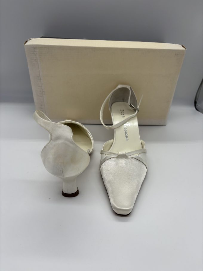 Off white satin heels - Size 5