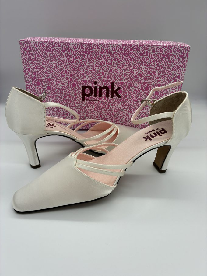 Ivory Satin Bridal Shoe - Size 4 - Cadallac