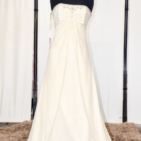 Forever Yours International Embellished A-Line Wedding Dress – Size 14 – WD005