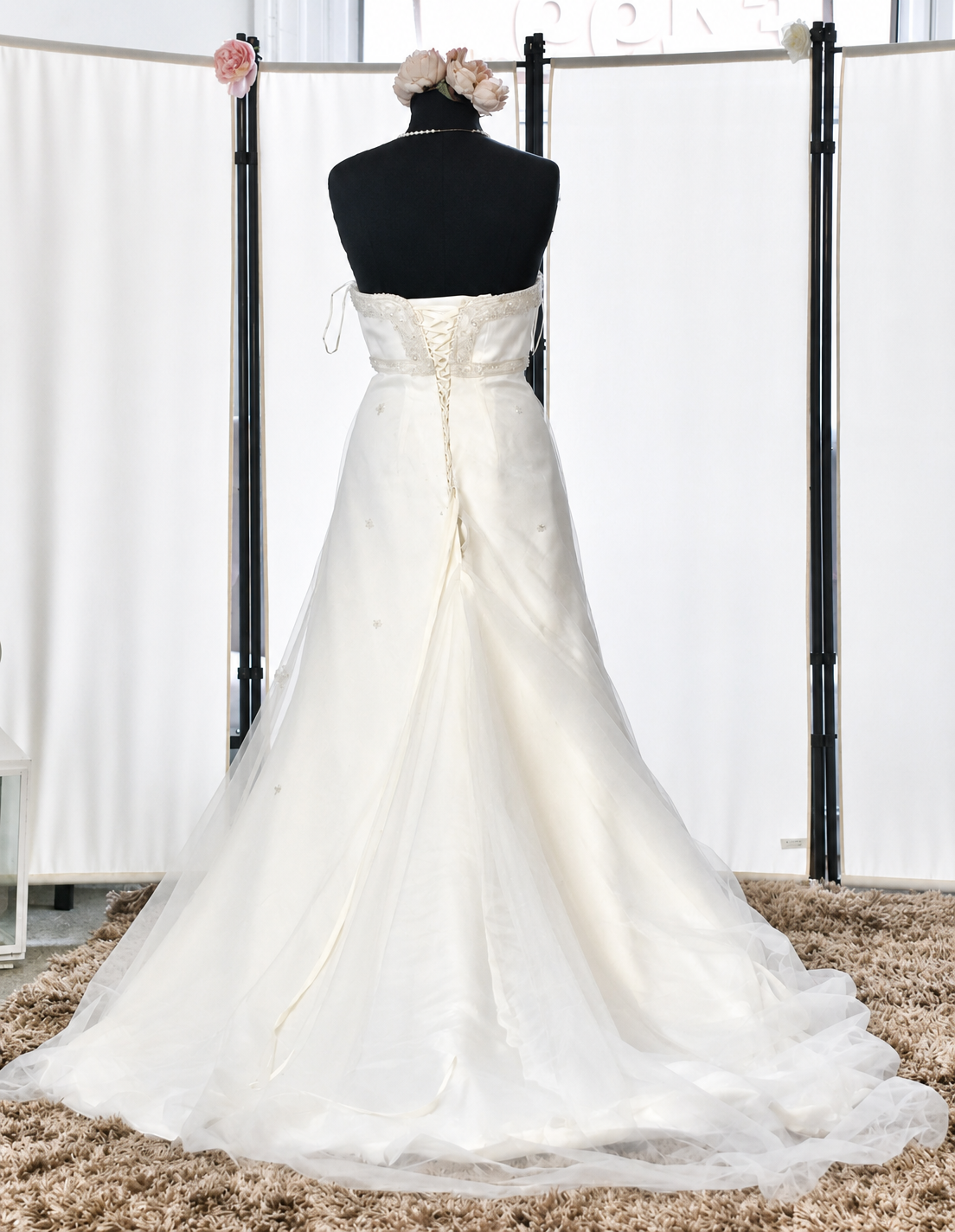 Ivory Wedding Dress with Embellished Bodice and Flowing Skirt – Size 10 – WD001