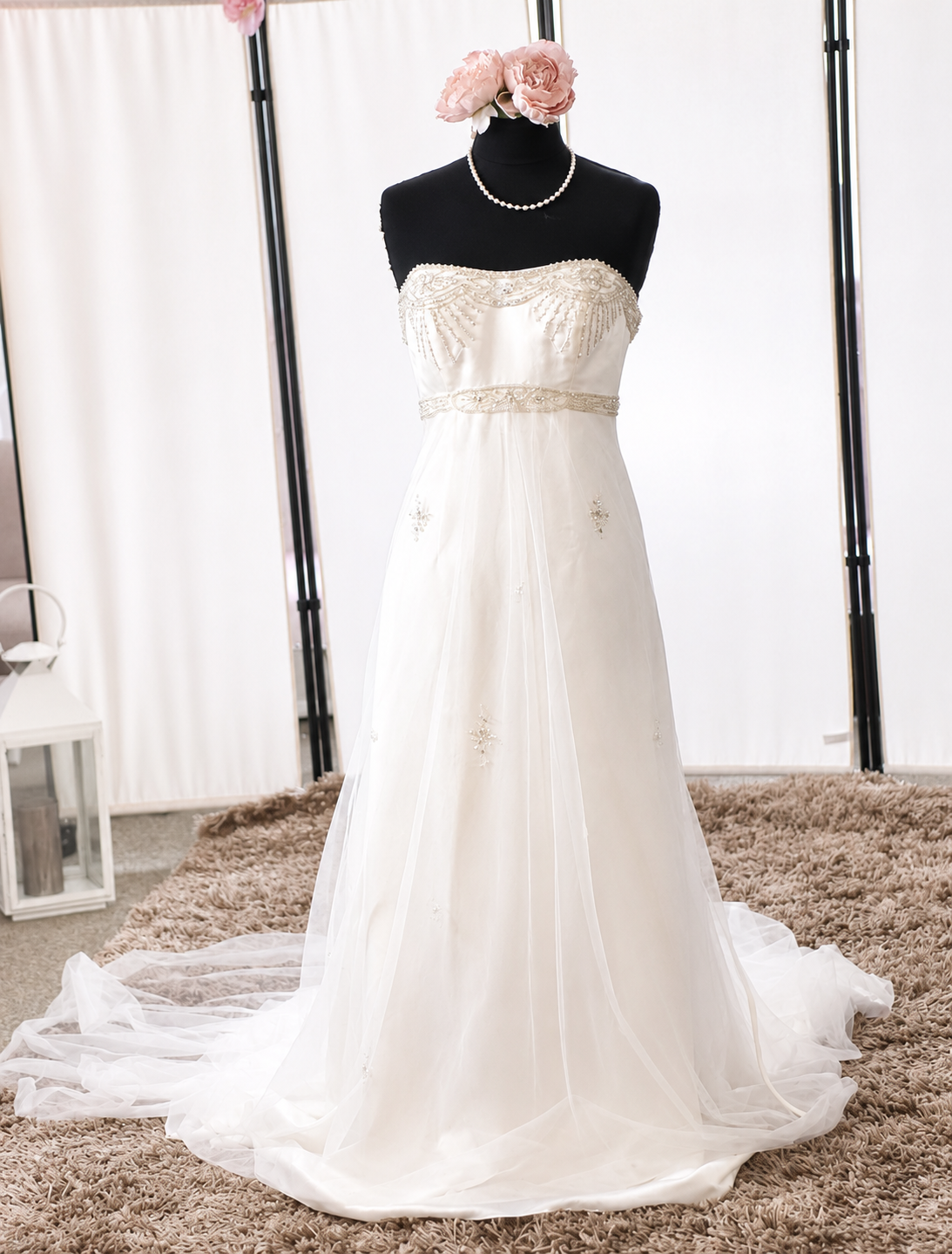 Ivory Wedding Dress with Embellished Bodice and Flowing Skirt – Size 10 – WD001